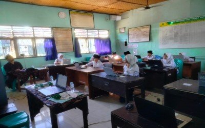 Pelaksanaan Tes Kemampuan Akademik (TKA) Tahun 2026 Berbasis Komputer di MTs. Nurul Qur'an Pagutan Berjalan Lancar